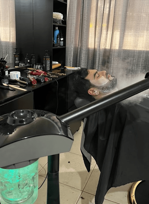 Sesión exclusiva de cuidado de barba con vapor de ozono en Barber Studio Carlyn Jacarandas
